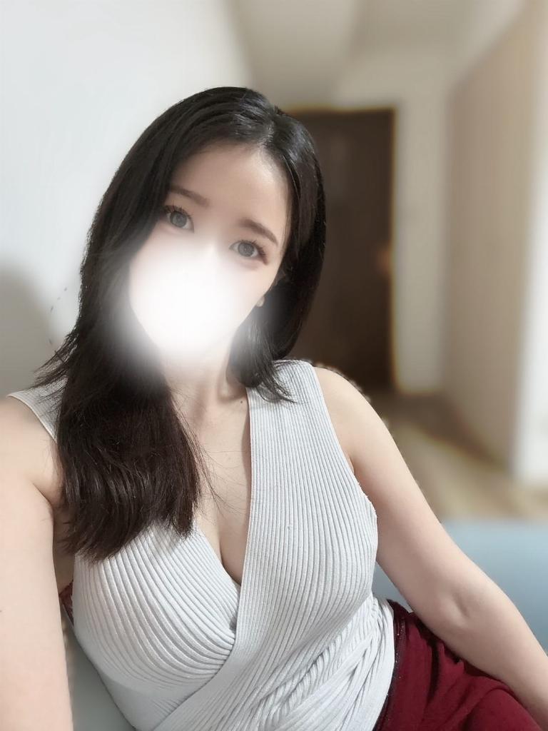 青山すずは